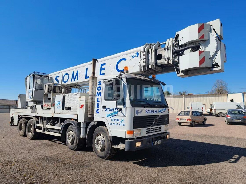 Volvo FL12 - Mounted boom lift truck - Caminhão, Caminhão grua: foto 2 Volvo FL12 - Mounted boom lift truck - Caminhão, Caminhão grua: foto 2