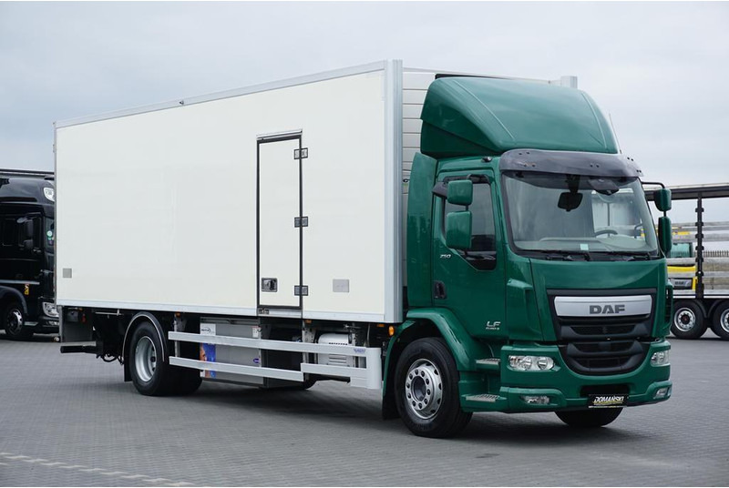 DAF LF / 250 / EURO 6 / CHŁODNIA + WINDA / MULTITEMPERATURA - Caminhão frigorífico: foto 1 DAF LF / 250 / EURO 6 / CHŁODNIA + WINDA / MULTITEMPERATURA - Caminhão frigorífico: foto 1