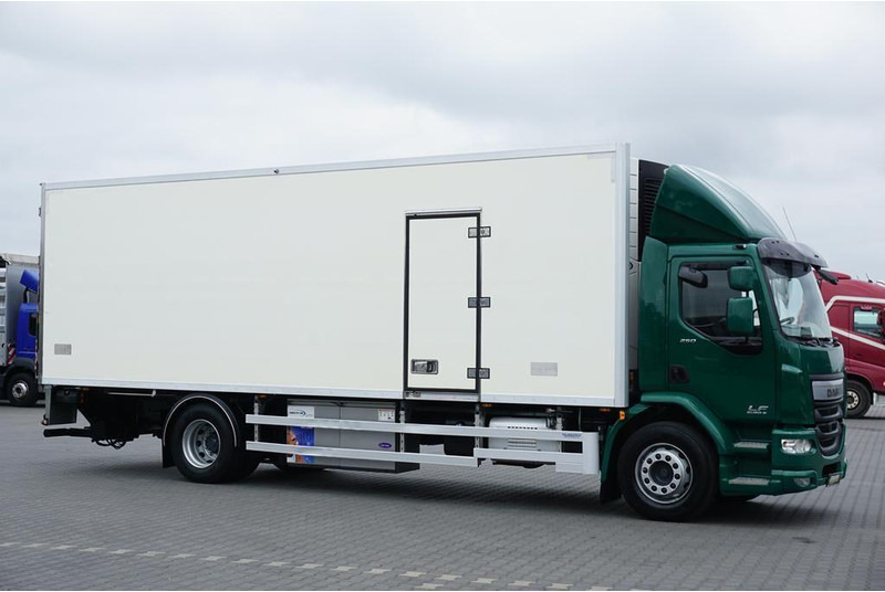 DAF LF / 250 / EURO 6 / CHŁODNIA + WINDA / MULTITEMPERATURA - Caminhão frigorífico: foto 4 DAF LF / 250 / EURO 6 / CHŁODNIA + WINDA / MULTITEMPERATURA - Caminhão frigorífico: foto 4