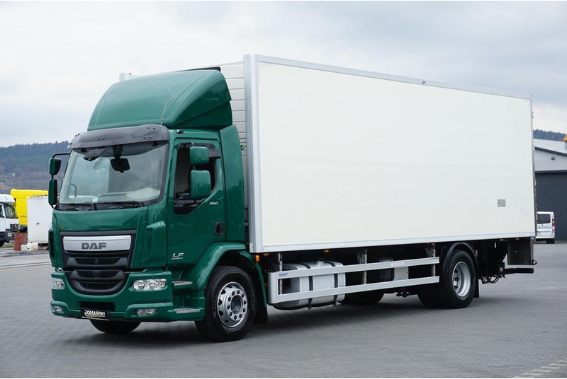 DAF LF / 250 / EURO 6 / CHŁODNIA + WINDA / MULTITEMPERATURA - Caminhão frigorífico: foto 2 DAF LF / 250 / EURO 6 / CHŁODNIA + WINDA / MULTITEMPERATURA - Caminhão frigorífico: foto 2
