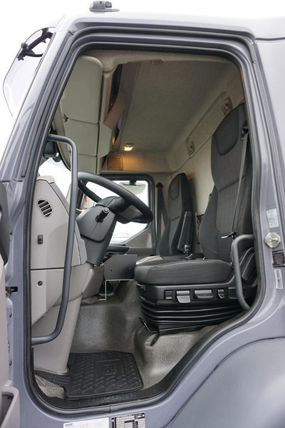 Camião de caixa aberta/ Plataforma, Caminhão grua DAF LF / 260 / ACC / SKRZYNIOWY + HDS / HYVA HC-183 / PILOT / ROTATO: foto 7 Camião de caixa aberta/ Plataforma, Caminhão grua DAF LF / 260 / ACC / SKRZYNIOWY + HDS / HYVA HC-183 / PILOT / ROTATO: foto 7