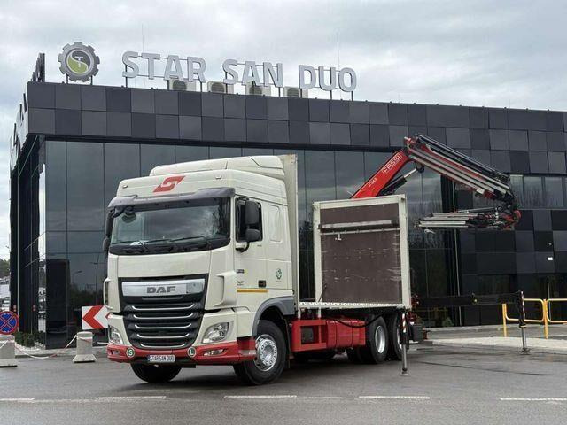 DAF XF 440 6x2 Fassi F365 FLY JIBCranePallet Grippe - Camião de caixa aberta/ Plataforma, Caminhão grua: foto 1 DAF XF 440 6x2 Fassi F365 FLY JIBCranePallet Grippe - Camião de caixa aberta/ Plataforma, Caminhão grua: foto 1