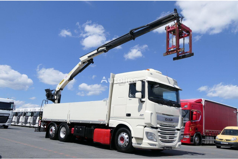 DAF XF 460 - Camião de caixa aberta/ Plataforma, Caminhão grua: foto 2 DAF XF 460 - Camião de caixa aberta/ Plataforma, Caminhão grua: foto 2