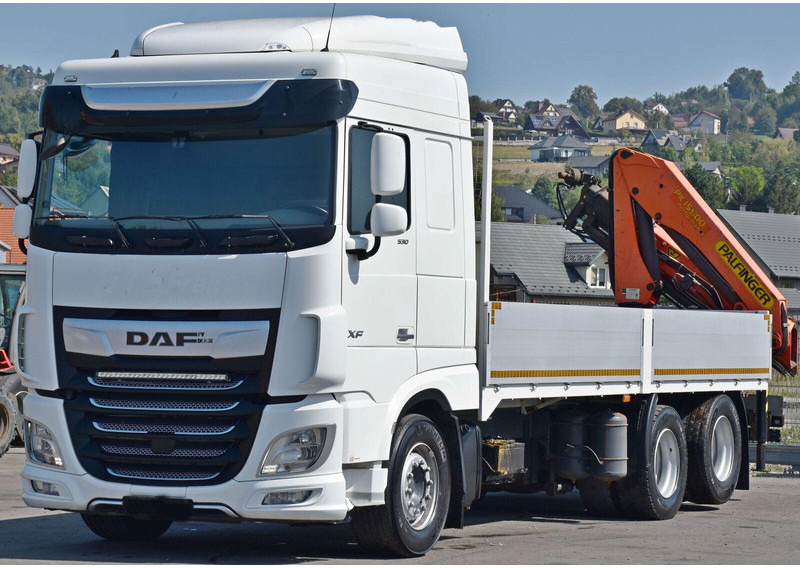 DAF XF 530 Pritsche 6,30 m + PK 15500 * TOPZUSTAND - Camião de caixa aberta/ Plataforma, Caminhão grua: foto 4 DAF XF 530 Pritsche 6,30 m + PK 15500 * TOPZUSTAND - Camião de caixa aberta/ Plataforma, Caminhão grua: foto 4