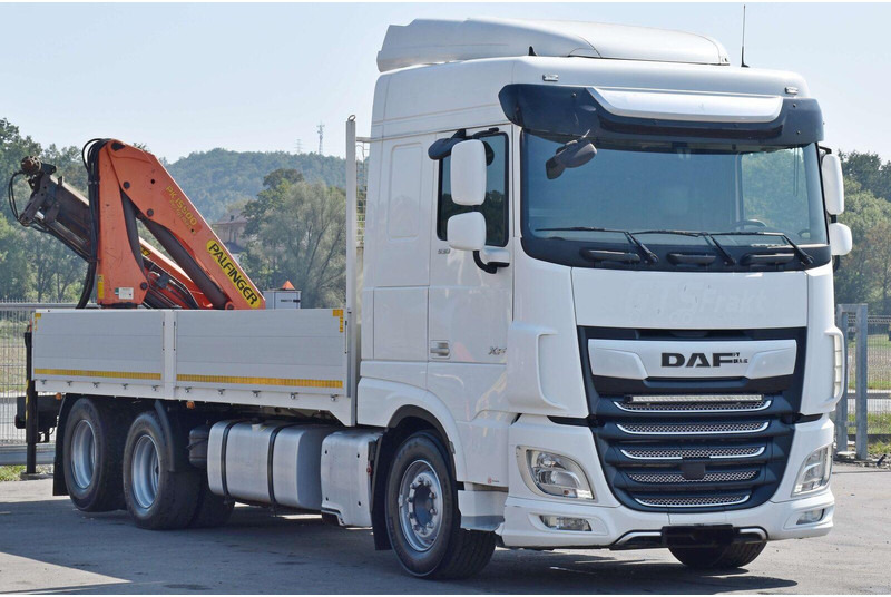 DAF XF 530 Pritsche 6,30 m + PK 15500 * TOPZUSTAND - Camião de caixa aberta/ Plataforma, Caminhão grua: foto 3 DAF XF 530 Pritsche 6,30 m + PK 15500 * TOPZUSTAND - Camião de caixa aberta/ Plataforma, Caminhão grua: foto 3