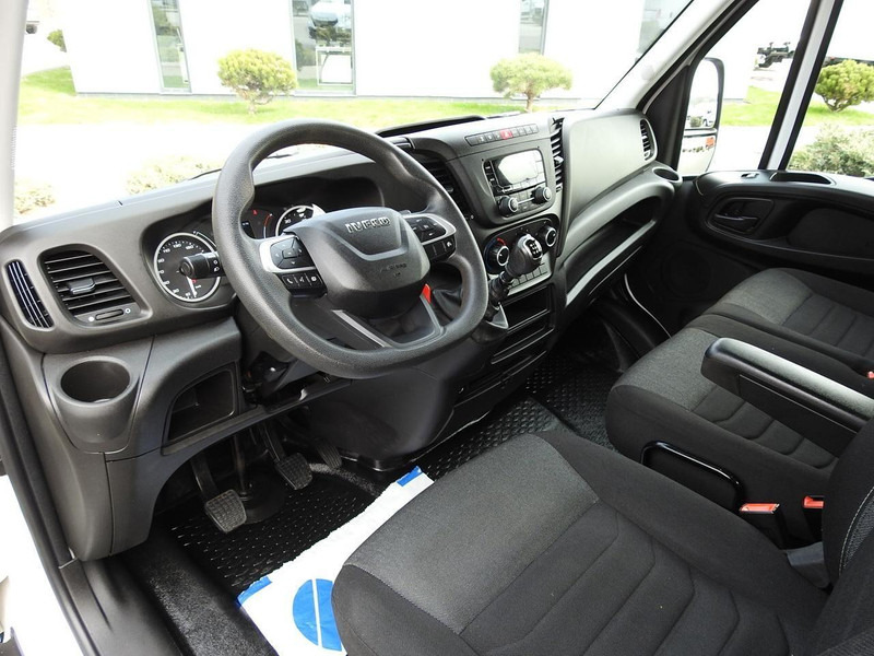 Iveco DAILY 35S14 WYWROTKA PODWÓJNA KABINA DOKA 7 MIEJSC TEMPOMAT KLIM - Furgão basculante: foto 2 Iveco DAILY 35S14 WYWROTKA PODWÓJNA KABINA DOKA 7 MIEJSC TEMPOMAT KLIM - Furgão basculante: foto 2