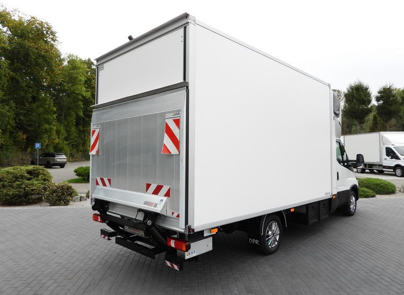 Iveco DAILY 35S18 KONTENER HI-MATIC WINDA 8 PALET TEMPOMAT NAWIGACJA L - Carrinha de contentor: foto 3 Iveco DAILY 35S18 KONTENER HI-MATIC WINDA 8 PALET TEMPOMAT NAWIGACJA L - Carrinha de contentor: foto 3