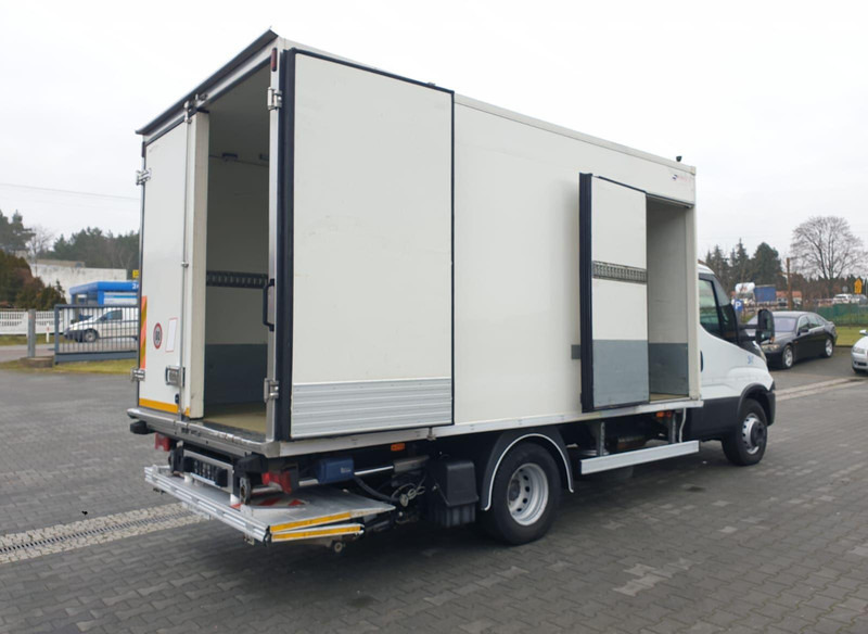 Iveco DAILY 60C15 60-150 TWO-CHAMBER REFRIGERATOR CONTAINER ISOTHERM F - Caminhão frigorífico: foto 1 Iveco DAILY 60C15 60-150 TWO-CHAMBER REFRIGERATOR CONTAINER ISOTHERM F - Caminhão frigorífico: foto 1
