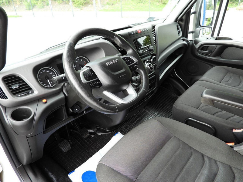 Iveco DAILY 72C18 PLANDEKA WINDA 14 PALET WEBASTO TEMPOMAT LEDY BLIŹNI - Furgão de toldo: foto 2 Iveco DAILY 72C18 PLANDEKA WINDA 14 PALET WEBASTO TEMPOMAT LEDY BLIŹNI - Furgão de toldo: foto 2