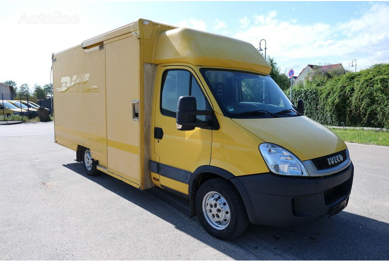Iveco Daily 35 S11 koffer - Carrinha de contentor: foto 2 Iveco Daily 35 S11 koffer - Carrinha de contentor: foto 2