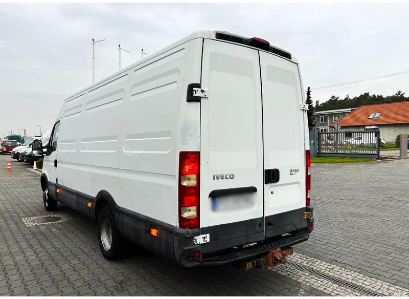 Iveco Daily 35C15 Furgon L4H2 Brygadówka 6-seater Doka Dubel Cabin - Carrinha de contentor: foto 4 Iveco Daily 35C15 Furgon L4H2 Brygadówka 6-seater Doka Dubel Cabin - Carrinha de contentor: foto 4