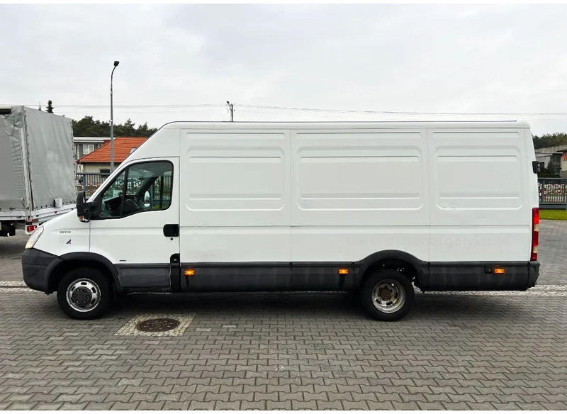 Iveco Daily 35C15 Furgon L4H2 Brygadówka 6-seater Doka Dubel Cabin - Carrinha de contentor: foto 3 Iveco Daily 35C15 Furgon L4H2 Brygadówka 6-seater Doka Dubel Cabin - Carrinha de contentor: foto 3