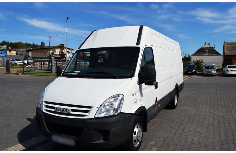 Iveco Daily 35C15 Furgon L4H3 Brygadówka 6-seater Doka Doubel Cabin - Micro-ônibus, Furgão de passageiros: foto 2 Iveco Daily 35C15 Furgon L4H3 Brygadówka 6-seater Doka Doubel Cabin - Micro-ônibus, Furgão de passageiros: foto 2