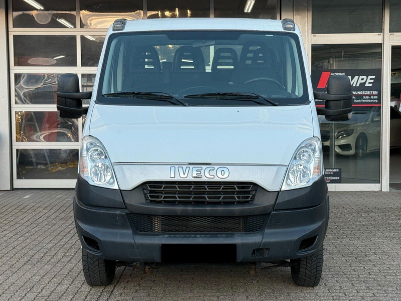 Iveco Daily 35C15 flatbed - Furgão caixa aberta, Carrinha cabine dupla: foto 2 Iveco Daily 35C15 flatbed - Furgão caixa aberta, Carrinha cabine dupla: foto 2