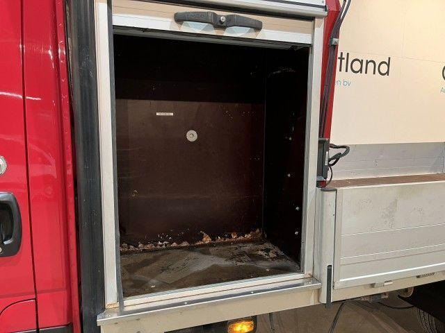 Furgão caixa aberta Iveco Daily 35C16 Flatbed + Crane HMF 252 T2: foto 8 Furgão caixa aberta Iveco Daily 35C16 Flatbed + Crane HMF 252 T2: foto 8