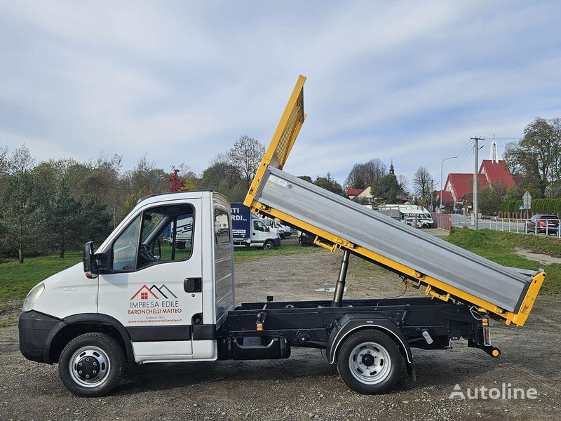 Iveco Daily 35c-15 3 way tipper - Furgão basculante: foto 4 Iveco Daily 35c-15 3 way tipper - Furgão basculante: foto 4