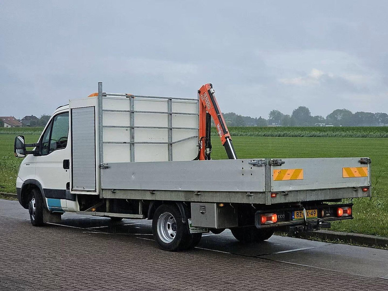 Iveco Daily 40C15 - Flatbed + crane - Furgão caixa aberta, Caminhão grua: foto 3 Iveco Daily 40C15 - Flatbed + crane - Furgão caixa aberta, Caminhão grua: foto 3