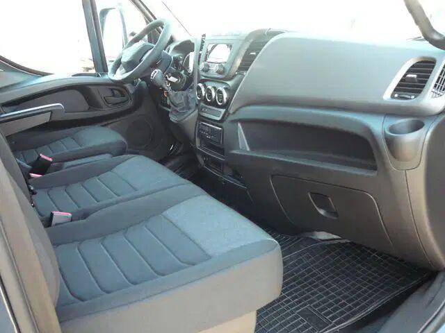 Caminhão furgão nuevo Iveco Daily 70C18 - Koffer+tail lift: foto 18