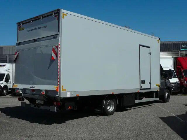 Caminhão furgão nuevo Iveco Daily 70C18 - Koffer+tail lift: foto 6
