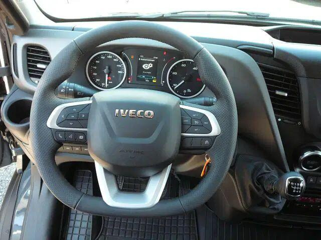 Caminhão furgão nuevo Iveco Daily 70C18 - Koffer+tail lift: foto 20