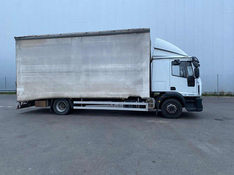 Iveco EuroCargo 140E18 + Tail lift - Caminhão reboque: foto 4 Iveco EuroCargo 140E18 + Tail lift - Caminhão reboque: foto 4