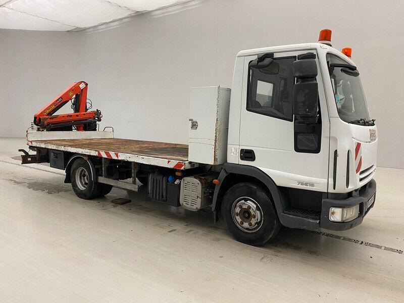 Iveco Eurocargo 75E18 - Camião de caixa aberta/ Plataforma, Caminhão grua: foto 2 Iveco Eurocargo 75E18 - Camião de caixa aberta/ Plataforma, Caminhão grua: foto 2