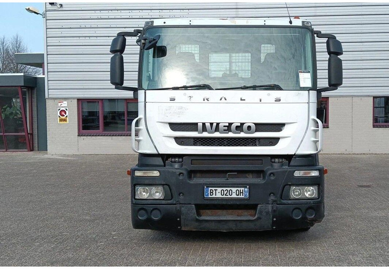 Iveco TGA 33.480 - Machine transporter - Caminhão transporte de veículos: foto 2 Iveco TGA 33.480 - Machine transporter - Caminhão transporte de veículos: foto 2