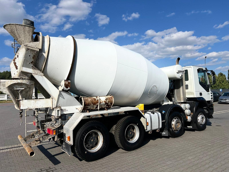 Iveco Trakker 410 CONCRETE MIXER LIEBHERR 904 9m³ - Caminhão betoneira: foto 4 Iveco Trakker 410 CONCRETE MIXER LIEBHERR 904 9m³ - Caminhão betoneira: foto 4