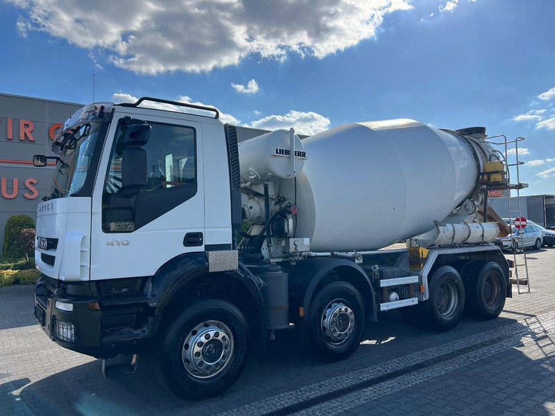 Iveco Trakker 410 CONCRETE MIXER LIEBHERR 904 9m³ - Caminhão betoneira: foto 2 Iveco Trakker 410 CONCRETE MIXER LIEBHERR 904 9m³ - Caminhão betoneira: foto 2