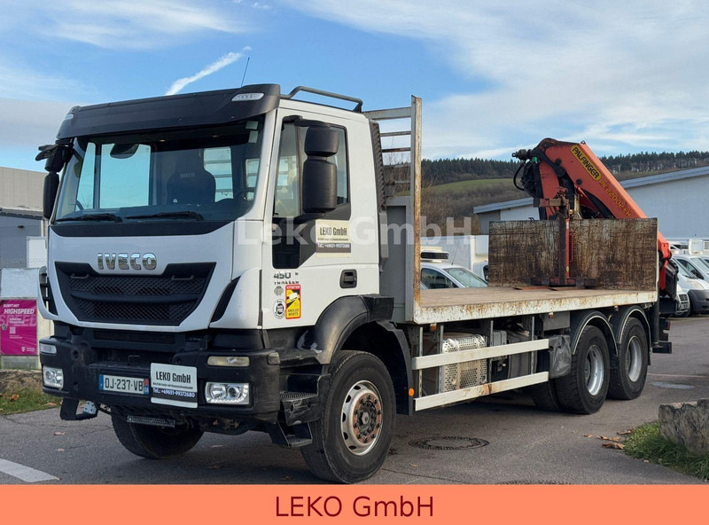 Iveco Trakker 450 Mit Kran( Palfinger PK 22002 .EH) - Camião de caixa aberta/ Plataforma, Caminhão grua: foto 4 Iveco Trakker 450 Mit Kran( Palfinger PK 22002 .EH) - Camião de caixa aberta/ Plataforma, Caminhão grua: foto 4