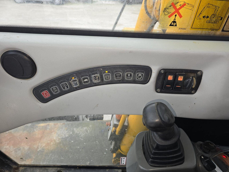 Escavadeira de rodas JCB JS 145W - Rubber wheel excavator: foto 12 Escavadeira de rodas JCB JS 145W - Rubber wheel excavator: foto 12