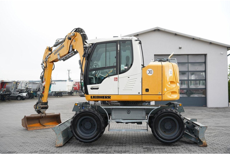 Liebherr 910 COMPACT LITRONIC  / KOPARKA KOŁOWA / KLIMATYZACJA / KAMERA - Escavadeira de rodas: foto 2 Liebherr 910 COMPACT LITRONIC  / KOPARKA KOŁOWA / KLIMATYZACJA / KAMERA - Escavadeira de rodas: foto 2