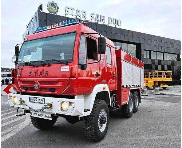 MAN 6x6 STAR Firetruck Feuerwehr - Carro de bombeiro: foto 1 MAN 6x6 STAR Firetruck Feuerwehr - Carro de bombeiro: foto 1