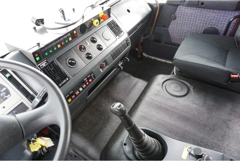 Caminhão chassi MAN LE 220 / 4 X 4 / DOKA / DO ZABUDOWY / KAMPER: foto 9