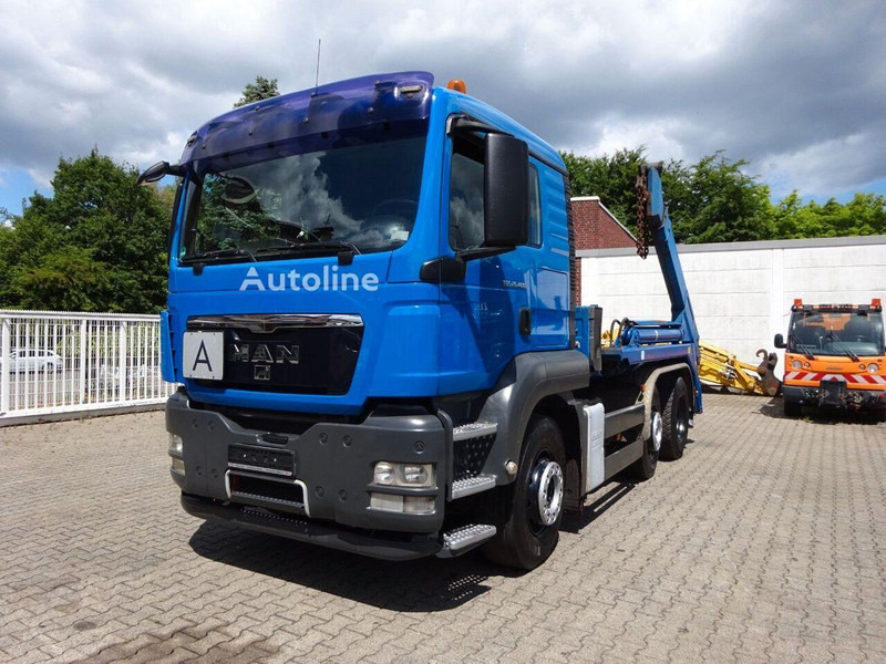 MAN TGA 26.400 - Skip loader - Caminhão transportador de contêineres/ Caixa móvel: foto 1 MAN TGA 26.400 - Skip loader - Caminhão transportador de contêineres/ Caixa móvel: foto 1