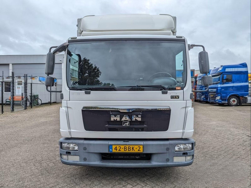 MAN TGL 12.250 - Horse transporter - Caminhão para transporte de cavalos: foto 3 MAN TGL 12.250 - Horse transporter - Caminhão para transporte de cavalos: foto 3