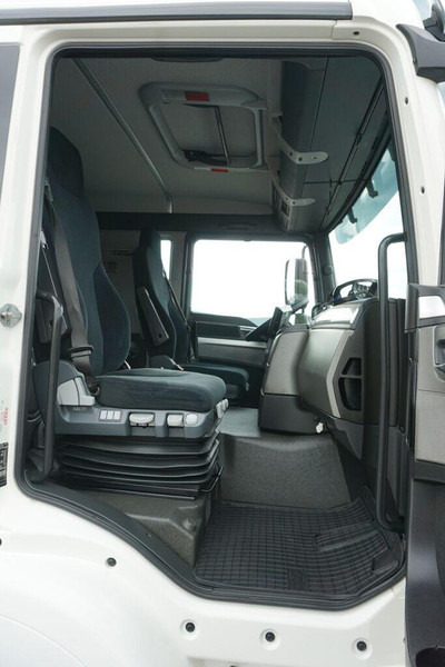 Camião de caixa aberta/ Plataforma, Caminhão grua MAN TGL / 12.250 / SKRZYNIOWY + HDS / FASSI F 65 / PILOT: foto 10 Camião de caixa aberta/ Plataforma, Caminhão grua MAN TGL / 12.250 / SKRZYNIOWY + HDS / FASSI F 65 / PILOT: foto 10