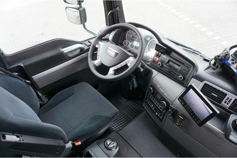 Camião de caixa aberta/ Plataforma, Caminhão grua MAN TGL / 12.250 / SKRZYNIOWY + HDS / FASSI F 65 / PILOT: foto 13 Camião de caixa aberta/ Plataforma, Caminhão grua MAN TGL / 12.250 / SKRZYNIOWY + HDS / FASSI F 65 / PILOT: foto 13