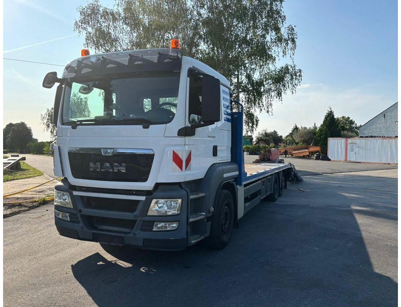 MAN TGS 26.360 machine / Autotransporter - Camião de caixa aberta/ Plataforma: foto 1 MAN TGS 26.360 machine / Autotransporter - Camião de caixa aberta/ Plataforma: foto 1