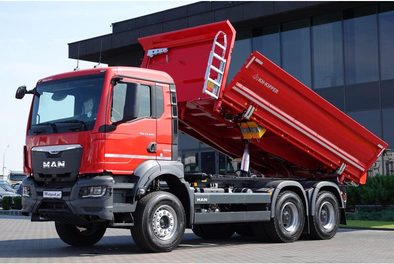 MAN TGS 33.440 / 6X4 / WYWROTKA 3 STRONNA / HYDROBURTA / BORDMATIC / - Caminhão basculante: foto 1 MAN TGS 33.440 / 6X4 / WYWROTKA 3 STRONNA / HYDROBURTA / BORDMATIC / - Caminhão basculante: foto 1
