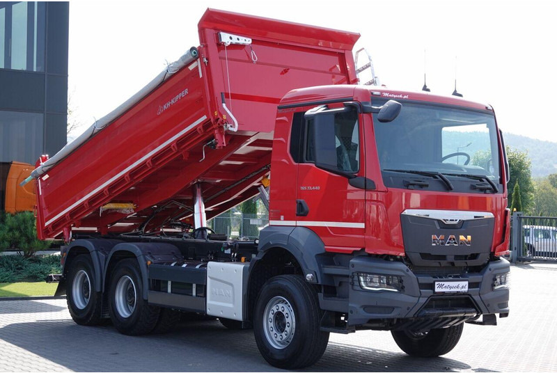 MAN TGS 33.440 / 6X4 / WYWROTKA 3 STRONNA / HYDROBURTA / BORDMATIC / - Caminhão basculante: foto 2 MAN TGS 33.440 / 6X4 / WYWROTKA 3 STRONNA / HYDROBURTA / BORDMATIC / - Caminhão basculante: foto 2