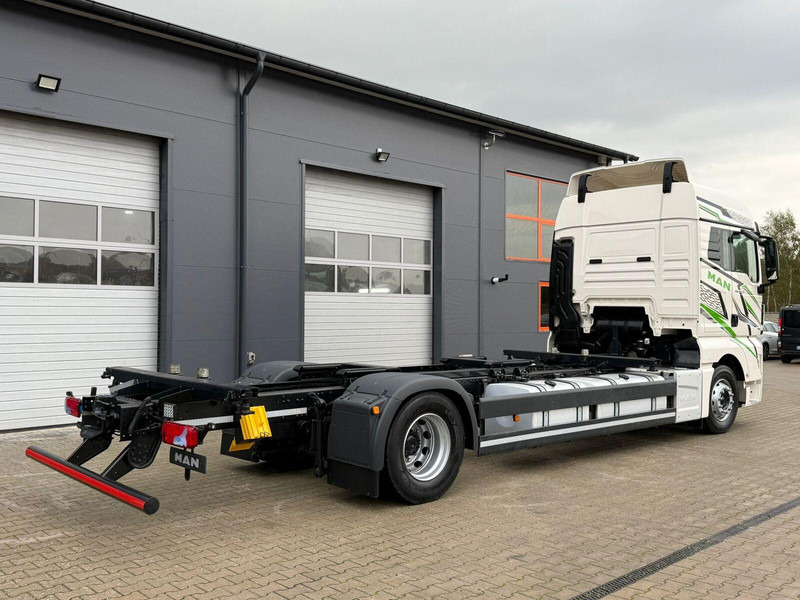 MAN TGX 18.470 // Przebieg 252 tyś. km !!! // Ciężarówka jak nowa // - Caminhão chassi: foto 4 MAN TGX 18.470 // Przebieg 252 tyś. km !!! // Ciężarówka jak nowa // - Caminhão chassi: foto 4