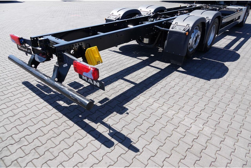 Caminhão chassi nuevo MAN TGX 26.520 / 6x2 / RAMA DŁ. 9,1M / OŚ PODNOSZONA / SKRĘTNA / DO: foto 17 Caminhão chassi nuevo MAN TGX 26.520 / 6x2 / RAMA DŁ. 9,1M / OŚ PODNOSZONA / SKRĘTNA / DO: foto 17