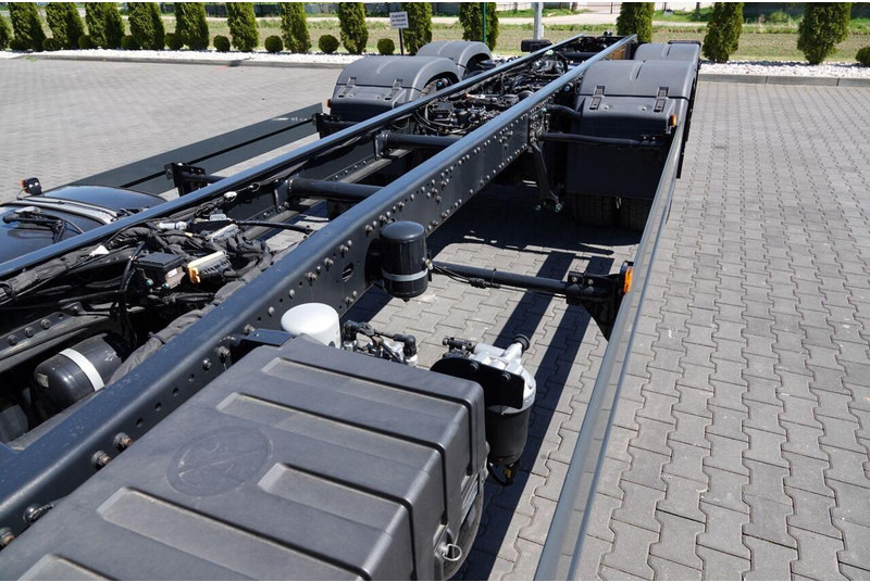 Caminhão chassi nuevo MAN TGX 26.520 / 6x2 / RAMA DŁ. 9,1M / OŚ PODNOSZONA / SKRĘTNA / DO: foto 12 Caminhão chassi nuevo MAN TGX 26.520 / 6x2 / RAMA DŁ. 9,1M / OŚ PODNOSZONA / SKRĘTNA / DO: foto 12