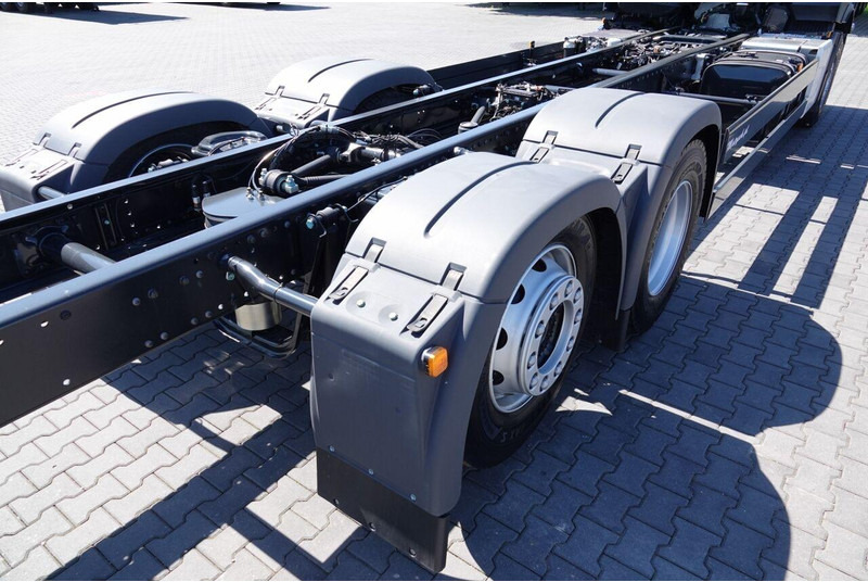 Caminhão chassi nuevo MAN TGX 26.520 / 6x2 / RAMA DŁ. 9,1M / OŚ PODNOSZONA / SKRĘTNA / DO: foto 18 Caminhão chassi nuevo MAN TGX 26.520 / 6x2 / RAMA DŁ. 9,1M / OŚ PODNOSZONA / SKRĘTNA / DO: foto 18