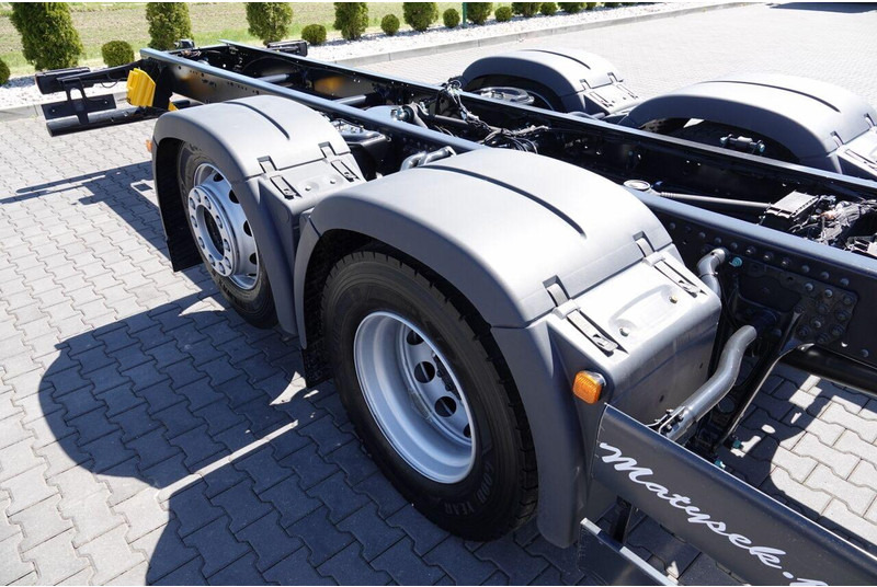 Caminhão chassi nuevo MAN TGX 26.520 / 6x2 / RAMA DŁ. 9,1M / OŚ PODNOSZONA / SKRĘTNA / DO: foto 19 Caminhão chassi nuevo MAN TGX 26.520 / 6x2 / RAMA DŁ. 9,1M / OŚ PODNOSZONA / SKRĘTNA / DO: foto 19