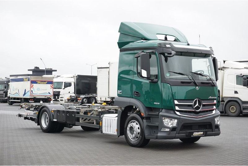 Mercedes-Benz 1833 / E 6 / BDF + WINDA / 7.15 , 7.45, 7.82 M / ŁAD. 9 610 KG - Caminhão chassi: foto 2 Mercedes-Benz 1833 / E 6 / BDF + WINDA / 7.15 , 7.45, 7.82 M / ŁAD. 9 610 KG - Caminhão chassi: foto 2