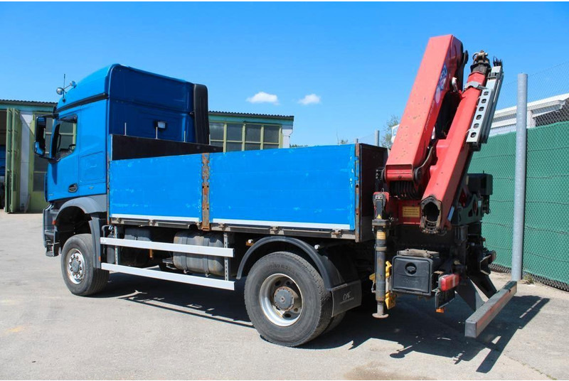 Mercedes-Benz 1848 4x4 Crane HMF 1820 - Camião de caixa aberta/ Plataforma, Caminhão grua: foto 3 Mercedes-Benz 1848 4x4 Crane HMF 1820 - Camião de caixa aberta/ Plataforma, Caminhão grua: foto 3