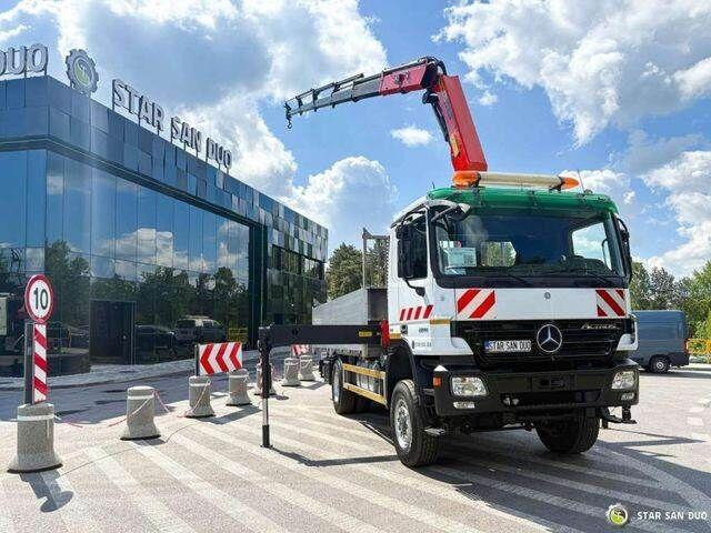 Mercedes-Benz ACTROS 2044A 4x4 Palfinger PK 20002 hds Crane - Camião de caixa aberta/ Plataforma, Caminhão grua: foto 2 Mercedes-Benz ACTROS 2044A 4x4 Palfinger PK 20002 hds Crane - Camião de caixa aberta/ Plataforma, Caminhão grua: foto 2