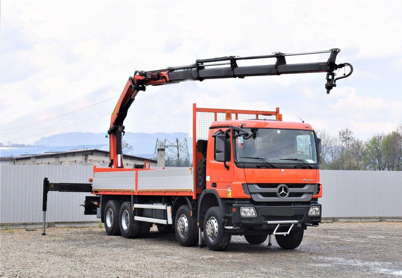 Mercedes-Benz ACTROS 3241 - Camião de caixa aberta/ Plataforma, Caminhão grua: foto 1 Mercedes-Benz ACTROS 3241 - Camião de caixa aberta/ Plataforma, Caminhão grua: foto 1